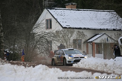 Sébastien Ogier - Julien  Ingrassia
62º Rally Sweden 2014. Volkswagen Polo R WRC (WOB VW 520). Clasificado 6º.
Volkswagen Motorsport

Del 5 al 8 de Febrero, Karlstad.
Superficie: nieve - hielo.

El Rallye constaba de 3 etapas con un total de 1572.01 km de los que 323.54 km divididos en 24 tramos eran cronometrados (uno de ellos fue cancelado SS21 Hara 2 de 11,32 km).

Tomaron la salida 39 equipos, finalizaron 30.

© David Williamson

Palabras clave: Volkswagen;Polo;WRC;Suecia;2014