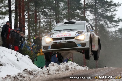 Sébastien Ogier - Julien  Ingrassia
62º Rally Sweden 2014. Volkswagen Polo R WRC (WOB VW 520). Clasificado 6º.
Volkswagen Motorsport

Del 5 al 8 de Febrero, Karlstad.
Superficie: nieve - hielo.

El Rallye constaba de 3 etapas con un total de 1572.01 km de los que 323.54 km divididos en 24 tramos eran cronometrados (uno de ellos fue cancelado SS21 Hara 2 de 11,32 km).

Tomaron la salida 39 equipos, finalizaron 30.

© Mfoto.es

Palabras clave: Volkswagen;Polo;WRC;Suecia;2014