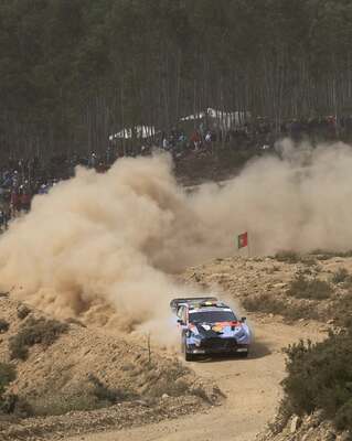Thierry Neuville - Martijn Wydaeghe
59º Vodafone Rally de Portugal 2026. Hyundai i20 N Rally1 (OF WR 910). Clasificado 1º.
Hyundai Shell Mobis WRT

Del 7 al 10 de Mayo, Matosinhos.
Superficie: tierra.

El Rallye constaba de 4 etapas con un total de 1874.58 km de los que 344.91 km divididos en 23 tramos eran cronometrados.

Tomaron la salida 67 equipos, finalizaron 47.

Photographer: Dufour Fabien
Wordwide copyright: Hyundai Motorsport GmbH

Palabras clave: Hyundai;Rally1;Portugal;2026