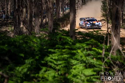 Thierry Neuville - Martijn Wydaeghe
59º Vodafone Rally de Portugal 2026. Hyundai i20 N Rally1 (OF WR 910). Clasificado 1º.
Hyundai Shell Mobis WRT

Del 7 al 10 de Mayo, Matosinhos.
Superficie: tierra.

El Rallye constaba de 4 etapas con un total de 1874.58 km de los que 344.91 km divididos en 23 tramos eran cronometrados.

Tomaron la salida 67 equipos, finalizaron 47.

© Honza Fronek

Palabras clave: Hyundai;Rally1;Portugal;2026