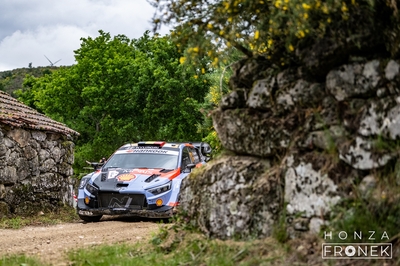 Thierry Neuville - Martijn Wydaeghe
59º Vodafone Rally de Portugal 2026. Hyundai i20 N Rally1 (OF WR 910). Clasificado 1º.
Hyundai Shell Mobis WRT

Del 7 al 10 de Mayo, Matosinhos.
Superficie: tierra.

El Rallye constaba de 4 etapas con un total de 1874.58 km de los que 344.91 km divididos en 23 tramos eran cronometrados.

Tomaron la salida 67 equipos, finalizaron 47.

© Honza Fronek

Palabras clave: Hyundai;Rally1;Portugal;2026