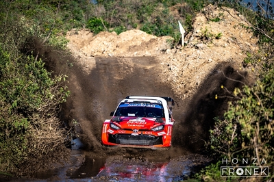 Takamoto Katsuta - Aaron Johnston
74º Safari Rally Kenya 2026. Toyota GR Yaris Rally1 (A-7653). Clasificado 1º.
Toyota Gazoo Racing WRT

Del 12 al 15 de Marzo, Naivasha.
Superficie: tierra.

El Rally constaba de 4 etapas con un total de 1205.46 km de los que 338.34 km divididos en 20 tramos eran cronometrados.

Tomaron la salida 41 equipos, finalizaron 29.

© Honza Fronek

Palabras clave: Toyota;Yaris;Rally1;Kenya;2026