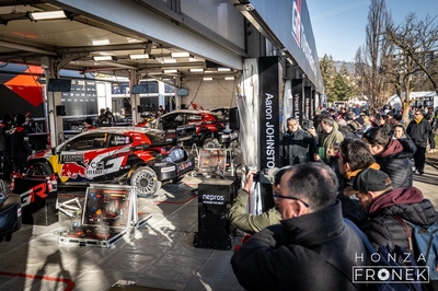Asistencia del Equipo Toyota Gazoo Racing WRT en el 94º Rallye Automobile de Monte-Carlo 2026
1# Toyota GR Yaris Rally1 (A-7553) Sébastien Ogier - Vincent Landais, clasificado 3º.

99# Toyota GR Yaris Rally1 (A-7540) de Oliver Solberg - Elliott Edmondson, clasificado 1º.

Del 22 al 25 de Enero, Gap - Monaco.
Superficie: asfalto - nieve.

El Rally constaba de 4 etapas con un total de 1553.22 km de los que 339.15 km divididos en 17 tramos eran cronometrados.

Tomaron la salida 65 equipos, finaluizaron 48.

© Honza Fronek

Palabras clave: Toyota;Yaris;Rally1;Montecarlo;2026;Asistencias