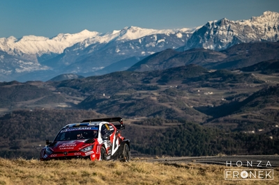 Oliver Solberg - Elliott Edmondson
94º Rallye Automobile de Monte-Carlo 2026. Toyota GR Yaris Rally1 (A-7540). Clasificado 1º.
Toyota Gazoo Racing WRT

Del 22 al 25 de Enero, Gap - Monaco.
Superficie: asfalto - nieve.

El Rally constaba de 4 etapas con un total de 1553.22 km de los que 339.15 km divididos en 17 tramos eran cronometrados.

Tomaron la salida 65 equipos, finaluizaron 48.

© Honza Fronek

Palabras clave: Toyota;Yaris;Rally1;Montecarlo;2026