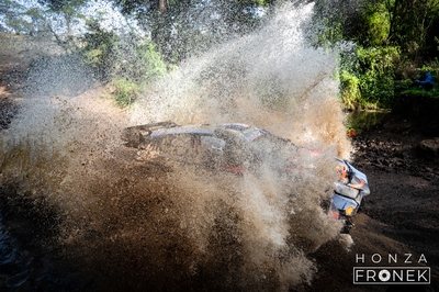 Adrien Fourmaux - Alexandre Coria
74º Safari Rally Kenya 2026. Hyundai i20 N Rally1 (ALZ WR 917). Clasificado 2º.
Hyundai Shell Mobis WRT

Del 12 al 15 de Marzo, Naivasha.
Superficie: tierra.

El Rally constaba de 4 etapas con un total de 1205.46 km de los que 338.34 km divididos en 20 tramos eran cronometrados.

Tomaron la salida 41 equipos, finalizaron 29.

© Honza Fronek

Palabras clave: Ford;Puma;Rally1;Kenya;2026