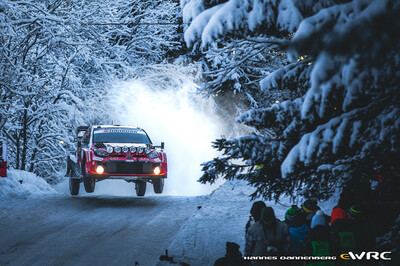 Takamoto Katsuta - Aaron Johnston
73º Rally Sweden 2026. Toyota GR Yaris Rally1 (A-7664). Clasificado 2º.
Toyota Gazoo Racing WRT

Del 12 al 15 de Febrero, Umeå.
Superficie: nieve - hielo.

El Rallye constaba de 3 etapas con un total de 1069.44 km de los que 300.66 km divididos en 18 tramos eran cronometrados.

Tomaron la salida 57 equipos.

© Hannes Dannenberg

Palabras clave: Toyota;Yaris;Suecia;2026;Rally1