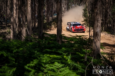 Oliver Solberg - Elliott Edmondson
59º Vodafone Rally de Portugal 2026. Toyota GR Yaris Rally1 (A-7649). Clasificado 2º.
Toyota Gazoo Racing WRT

Del 7 al 10 de Mayo, Matosinhos.
Superficie: tierra.

El Rallye constaba de 4 etapas con un total de 1874.58 km de los que 344.91 km divididos en 23 tramos eran cronometrados.

Tomaron la salida 67 equipos, finalizaron 47.

© Honza Fronek

Palabras clave: Toyota;Yaris;Rally1;Portugal;2026