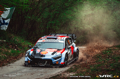 Hayden Paddon - John Kennard
Croatia Rally 2026. Hyundai i20 N Rally1 (ALZ WR 926). Clasificado 3º.
Hyundai Shell Mobis WRT

Del 9 al 12 de Abril, Cavle
Superficie: asfalto

El Rallye constaba de 3 etapas con un total de 1134 km de los que 300.28 km divididos en 20 tramos eran cronometrados.

Tomaron la salida 51 equipos, finalizaron 44.

© Petr Šedivec

Palabras clave: Croacia;Hyundai;Rally1;2026