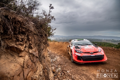 Elfyn Evans - Scott Martin
59º Vodafone Rally de Portugal 2026. Toyota GR Yaris Rally1 (A-7646). Clasificado 3º.
Toyota Gazoo Racing WRT

Del 7 al 10 de Mayo, Matosinhos.
Superficie: tierra.

El Rallye constaba de 4 etapas con un total de 1874.58 km de los que 344.91 km divididos en 23 tramos eran cronometrados.

Tomaron la salida 67 equipos, finalizaron 47.

© Honza Fronek

Palabras clave: Toyota;Yaris;Rally1;Portugal;2026