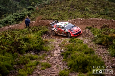 Elfyn Evans - Scott Martin
59º Vodafone Rally de Portugal 2026. Toyota GR Yaris Rally1 (A-7646). Clasificado 3º.
Toyota Gazoo Racing WRT

Del 7 al 10 de Mayo, Matosinhos.
Superficie: tierra.

El Rallye constaba de 4 etapas con un total de 1874.58 km de los que 344.91 km divididos en 23 tramos eran cronometrados.

Tomaron la salida 67 equipos, finalizaron 47.

© Honza Fronek

Palabras clave: Toyota;Yaris;Rally1;Portugal;2026