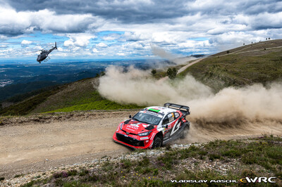 Elfyn Evans - Scott Martin
59º Vodafone Rally de Portugal 2026. Toyota GR Yaris Rally1 (A-7646). Clasificado 3º.
Toyota Gazoo Racing WRT

Del 7 al 10 de Mayo, Matosinhos.
Superficie: tierra.

El Rallye constaba de 4 etapas con un total de 1874.58 km de los que 344.91 km divididos en 23 tramos eran cronometrados.

Tomaron la salida 67 equipos, finalizaron 47.

© Vladislav Maschl

Palabras clave: Toyota;Yaris;Rally1;Portugal;2026