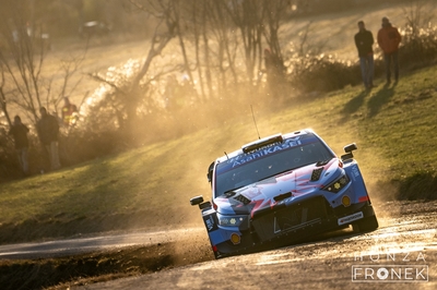 Adrien Fourmaux - Alexandre Coria
94º Rallye Automobile de Monte-Carlo 2026. Hyundai i20 N Rally1 (ALZ WR 917). Clasificado 4º.
Hyundai Shell Mobis WRT

Del 22 al 25 de Enero, Gap - Monaco.
Superficie: asfalto - nieve.

El Rally constaba de 4 etapas con un total de 1553.22 km de los que 339.15 km divididos en 17 tramos eran cronometrados.

Tomaron la salida 65 equipos, finaluizaron 48.

© Honza Fronek

Palabras clave: Hyundai;Rally1;Montecarlo;2026