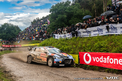 Adrien Fourmaux - Alexandre Coria
59º Vodafone Rally de Portugal 2026. Hyundai i20 N Rally1 (ALZ WR 917). Clasificado 4º.
Hyundai Shell Mobis WRT

Del 7 al 10 de Mayo, Matosinhos.
Superficie: tierra.

El Rallye constaba de 4 etapas con un total de 1874.58 km de los que 344.91 km divididos en 23 tramos eran cronometrados.

Tomaron la salida 67 equipos, finalizaron 47.

© Vladislav Maschl

Palabras clave: Hyundai;Rally1;Portugal;2026
