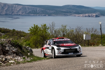 Yohan Rossel - Arnaud Dunand
Croatia Rally 2026. Lancia Ypsilon Rally2 HF Integrale (HH-688-NV). Clasificado 4º.
Lancia Corse HF

Del 9 al 12 de Abril, Cavle
Superficie: asfalto

El Rallye constaba de 3 etapas con un total de 1134 km de los que 300.28 km divididos en 20 tramos eran cronometrados.

Tomaron la salida 51 equipos, finalizaron 44.

© Honza Fronek

Palabras clave: Lancia;Ypsilon;Rally2;Croacia;2026