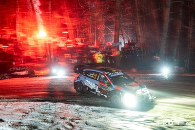 Thierry Neuville - Martijn Wydaeghe
94º Rallye Automobile de Monte-Carlo 2026. Hyundai i20 N Rally1 (ALZ WR 910). Clasificado 5º.
Hyundai Shell Mobis WRT

Del 22 al 25 de Enero, Gap - Monaco.
Superficie: asfalto - nieve.

El Rally constaba de 4 etapas con un total de 1553.22 km de los que 339.15 km divididos en 17 tramos eran cronometrados.

Tomaron la salida 65 equipos, finaluizaron 48.

© Honza Fronek

Palabras clave: Hyndai;Rally1;Montecarlo;2026