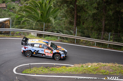 Adrien Fourmaux - Alexandre Coria
50º Rally Islas Canarias - Rally of Spain 2026. Hyundai i20 N Rally1 (ALZ WR 917). Clasificado 5º.
Hyundai Shell Mobis WRT 

Del 23 al 26 de Abril, Cavle
Superficie: asfalto

El Rallye constaba de 3 etapas con un total de 1309.16 km de los que 301.30 km divididos en 18 tramos eran cronometrados (uno de ellos fue cancelado SS3 Tejeda - San Mateo 1 de 18,62 km.
La cancelación se debió a que vehículos de espectadores estaban estacionados ilegalmente dentro de un área protegida cerca del escenario).
Se encontraron más de 100 vehículos en la zona.

Tomaron la salida 58 equipos, finalizaron 51.

© Ladislav Holecek

Palabras clave: Hyundai;Rally1;Canarias;España;Spain;2026