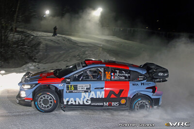 Adrien Fourmaux - Alexandre Coria
73º Rally Sweden 2026. Hyundai i20 N Rally1 (ALZ WR 917). Clasificado 5º.
Hyundai Shell Mobis WRT

Del 12 al 15 de Febrero, Umeå.
Superficie: nieve - hielo.

El Rallye constaba de 3 etapas con un total de 1069.44 km de los que 300.66 km divididos en 18 tramos eran cronometrados.

Tomaron la salida 57 equipos, finalizaron 48.

© Martin Grana

Palabras clave: Hyundai;Suecia;2026;Rally1