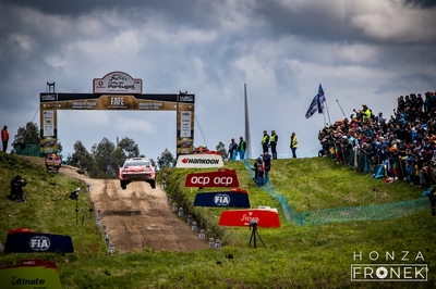 Takamoto Katsuta - Aaron Johnston
59º Vodafone Rally de Portugal 2026. Toyota GR Yaris Rally1 (A-7658). Clasificado 5º.
Toyota Gazoo Racing WRT

Del 7 al 10 de Mayo, Matosinhos.
Superficie: tierra.

El Rallye constaba de 4 etapas con un total de 1874.58 km de los que 344.91 km divididos en 23 tramos eran cronometrados.

Tomaron la salida 67 equipos, finalizaron 47.

© Honza Fronek

Palabras clave: Toyota;Yaris;Rally1;Portugal;2026
