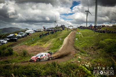 Takamoto Katsuta - Aaron Johnston
59º Vodafone Rally de Portugal 2026. Toyota GR Yaris Rally1 (A-7658). Clasificado 5º.
Toyota Gazoo Racing WRT

Del 7 al 10 de Mayo, Matosinhos.
Superficie: tierra.

El Rallye constaba de 4 etapas con un total de 1874.58 km de los que 344.91 km divididos en 23 tramos eran cronometrados.

Tomaron la salida 67 equipos, finalizaron 47.

© Honza Fronek

Palabras clave: Toyota;Yaris;Rally1;Portugal;2026