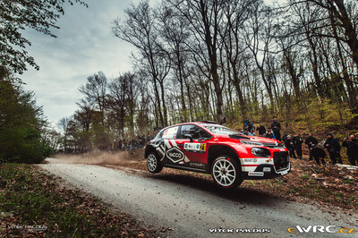 Léo Rossel - Guillaume Mercoiret
Croatia Rally 2026. Citroën C3 Rally2 (HB-275-NY). Clasificado 5º.
2C Junior Team

Del 9 al 12 de Abril, Cavle
Superficie: asfalto

El Rallye constaba de 3 etapas con un total de 1134 km de los que 300.28 km divididos en 20 tramos eran cronometrados.

Tomaron la salida 51 equipos, finalizaron 44.

© Vítek Paldus

Palabras clave: Citroen;Croacia;Rally2;2026