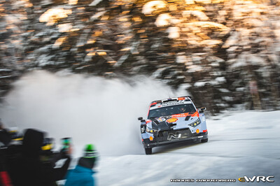 Esapekka Lappi - Enni Mälkönen
73º Rally Sweden 2026. Hyundai i20 N Rally1 (ALZ WR 909). Clasificado 6º.
Hyundai Shell Mobis WRT

Del 12 al 15 de Febrero, Umeå.
Superficie: nieve - hielo.

El Rallye constaba de 3 etapas con un total de 1069.44 km de los que 300.66 km divididos en 18 tramos eran cronometrados.

Tomaron la salida 57 equipos, finalizaron 48.

© Hannes Dannenberg

Palabras clave: Hyundai;Suecia;2026;Rally1