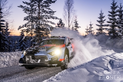 Esapekka Lappi - Enni Mälkönen
73º Rally Sweden 2026. Hyundai i20 N Rally1 (ALZ WR 909). Clasificado 6º.
Hyundai Shell Mobis WRT

Del 12 al 15 de Febrero, Umeå.
Superficie: nieve - hielo.

El Rallye constaba de 3 etapas con un total de 1069.44 km de los que 300.66 km divididos en 18 tramos eran cronometrados.

Tomaron la salida 57 equipos, finalizaron 48.

© Honza Fronek

Palabras clave: Hyundai;Suecia;2026;Rally1