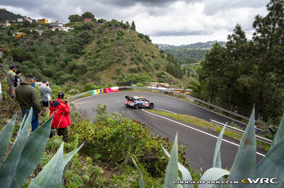 Thierry Neuville - Martijn Wydaeghe
50º Rally Islas Canarias - Rally of Spain 2026. Hyundai i20 N Rally1 (OF WR 910). Clasificado 6º.
Hyundai Shell Mobis WRT 

Del 23 al 26 de Abril, Cavle
Superficie: asfalto

El Rallye constaba de 3 etapas con un total de 1309.16 km de los que 301.30 km divididos en 18 tramos eran cronometrados (uno de ellos fue cancelado SS3 Tejeda - San Mateo 1 de 18,62 km.
La cancelación se debió a que vehículos de espectadores estaban estacionados ilegalmente dentro de un área protegida cerca del escenario).
Se encontraron más de 100 vehículos en la zona.

Tomaron la salida 58 equipos, finalizaron 51.

© Ladislav Holecek

Palabras clave: Hyundai;Rally1;Canarias;España;Spain;2026