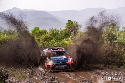 Gus Greensmith - Jonas Andersson
74º Safari Rally Kenya 2026. Toyota GR Yaris Rally2 (S 4129 BCL). Clasificado 6º.

Del 12 al 15 de Marzo, Naivasha.
Superficie: tierra.

El Rally constaba de 4 etapas con un total de 1205.46 km de los que 338.34 km divididos en 20 tramos eran cronometrados.

Tomaron la salida 41 equipos, finalizaron 29.

© Honza Fronek

Palabras clave: Toyota;Yaris;Rally2;Kenya;2026