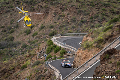 Dani Sordo - Cándido Carrera
50º Rally Islas Canarias - Rally of Spain 2026. Hyundai i20 N Rally1 (ALZ WR 926). Clasificado 7º.
Hyundai Shell Mobis WRT

Del 23 al 26 de Abril, Cavle
Superficie: asfalto

El Rallye constaba de 3 etapas con un total de 1309.16 km de los que 301.30 km divididos en 18 tramos eran cronometrados (uno de ellos fue cancelado SS3 Tejeda - San Mateo 1 de 18,62 km.
La cancelación se debió a que vehículos de espectadores estaban estacionados ilegalmente dentro de un área protegida cerca del escenario).
Se encontraron más de 100 vehículos en la zona.

Tomaron la salida 58 equipos, finalizaron 51.

© Ladislav Holecek

Palabras clave: Hyundai;Rally1;Canarias;España;Spain;2026