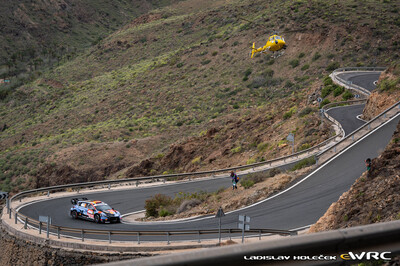 Dani Sordo - Cándido Carrera
50º Rally Islas Canarias - Rally of Spain 2026. Hyundai i20 N Rally1 (ALZ WR 926). Clasificado 7º.
Hyundai Shell Mobis WRT

Del 23 al 26 de Abril, Cavle
Superficie: asfalto

El Rallye constaba de 3 etapas con un total de 1309.16 km de los que 301.30 km divididos en 18 tramos eran cronometrados (uno de ellos fue cancelado SS3 Tejeda - San Mateo 1 de 18,62 km.
La cancelación se debió a que vehículos de espectadores estaban estacionados ilegalmente dentro de un área protegida cerca del escenario).
Se encontraron más de 100 vehículos en la zona.

Tomaron la salida 58 equipos, finalizaron 51.

© Ladislav Holecek

Palabras clave: Hyundai;Rally1;Canarias;España;Spain;2026