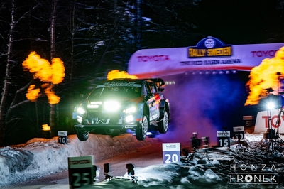 Thierry Neuville - Martijn Wydaeghe
73º Rally Sweden 2026. Hyundai i20 N Rally1 (ALZ WR 919). Clasificado 7º.
Hyundai Shell Mobis WRT

Del 12 al 15 de Febrero, Umeå.
Superficie: nieve - hielo.

El Rallye constaba de 3 etapas con un total de 1069.44 km de los que 300.66 km divididos en 18 tramos eran cronometrados.

Tomaron la salida 57 equipos, finalizaron 48.

© Honza Fronek

Palabras clave: Hyundai;Suecia;2026;Rally1