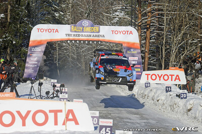 Thierry Neuville - Martijn Wydaeghe
73º Rally Sweden 2026. Hyundai i20 N Rally1 (ALZ WR 919). Clasificado 7º.
Hyundai Shell Mobis WRT

Del 12 al 15 de Febrero, Umeå.
Superficie: nieve - hielo.

El Rallye constaba de 3 etapas con un total de 1069.44 km de los que 300.66 km divididos en 18 tramos eran cronometrados.

Tomaron la salida 57 equipos, finalizaron 48.

© Martin Graña

Palabras clave: Hyundai;Suecia;2026;Rally1