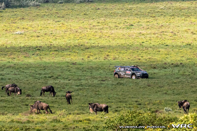 Fabrizio Zaldívar - Marcelo Der Ohannesian
74º Safari Rally Kenya 2026. Skoda Fabia RS Rally2 (S 4128 BCL). Clasificado 7º.

Del 12 al 15 de Marzo, Naivasha.
Superficie: tierra.

El Rally constaba de 4 etapas con un total de 1205.46 km de los que 338.34 km divididos en 20 tramos eran cronometrados.

Tomaron la salida 41 equipos, finalizaron 29.

© Vladislav Maschl

Palabras clave: Skoda;Fabia;Rally2;Kenya;2026