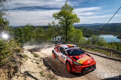 Alejandro Cachón - Borja Rozada
Croatia Rally 2026. Toyota GR Yaris Rally2 (2086 NKH). Clasificado 7º.
Toyota España

Del 9 al 12 de Abril, Cavle
Superficie: asfalto

El Rallye constaba de 3 etapas con un total de 1134 km de los que 300.28 km divididos en 20 tramos eran cronometrados.

Tomaron la salida 51 equipos, finalizaron 44.

© Honza Fronek

Palabras clave: Croacia;Toyota;Yaris;Rally2;2026