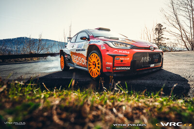 Alejandro Cachón - Borja Rozada
Croatia Rally 2026. Toyota GR Yaris Rally2 (2086 NKH). Clasificado 7º.
Toyota España

Del 9 al 12 de Abril, Cavle
Superficie: asfalto

El Rallye constaba de 3 etapas con un total de 1134 km de los que 300.28 km divididos en 20 tramos eran cronometrados.

Tomaron la salida 51 equipos, finalizaron 44.

© Vítek Paldus

Palabras clave: Croacia;Toyota;Yaris;Rally2;2026