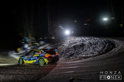 Roberto Daprà - Luca Guglielmetti
94º Rallye Automobile de Monte-Carlo 2026. Skoda Fabia RS Rally2 (6SA K3E). Clasificado 8º.

Del 22 al 25 de Enero, Gap - Monaco.
Superficie: asfalto - nieve.

El Rally constaba de 4 etapas con un total de 1553.22 km de los que 339.15 km divididos en 17 tramos eran cronometrados.

Tomaron la salida 65 equipos, finaluizaron 48.

© Honza Fronek

Palabras clave: Skoda;Fabia;Rally2;Montecarlo;2026