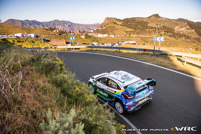 Josh McErlean - Eoin Treacy
50º Rally Islas Canarias - Rally of Spain 2026. Ford Puma Rally1 (YX22 FCE). Clasificado 8º.
M-Sport Ford WRT

Del 23 al 26 de Abril, Cavle
Superficie: asfalto

El Rallye constaba de 3 etapas con un total de 1309.16 km de los que 301.30 km divididos en 18 tramos eran cronometrados (uno de ellos fue cancelado SS3 Tejeda - San Mateo 1 de 18,62 km.
La cancelación se debió a que vehículos de espectadores estaban estacionados ilegalmente dentro de un área protegida cerca del escenario).
Se encontraron más de 100 vehículos en la zona.

Tomaron la salida 58 equipos, finalizaron 51.

© Vladislav Maschl

Palabras clave: Ford;Puma;Rally1;Canarias;España;Spain;2026