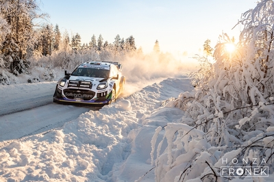 Jon Armstrong - Shane Byrne
73º Rally Sweden 2026. Ford Puma Rally1 (YX22 FCD). Clasificado 8º.
M-Sport Ford WRT

Del 12 al 15 de Febrero, Umeå.
Superficie: nieve - hielo.

El Rallye constaba de 3 etapas con un total de 1069.44 km de los que 300.66 km divididos en 18 tramos eran cronometrados.

Tomaron la salida 57 equipos, finalizaron 48.

© Honza Fronek

Palabras clave: Ford;Puma;Suecia;2026;Rally1