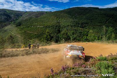 Martinš Sesks - Renars Francis
59º Vodafone Rally de Portugal 2026. Ford Puma Rally1 (YN71 DDJ). Clasificado 9º.
M-Sport Ford WRT

Del 7 al 10 de Mayo, Matosinhos.
Superficie: tierra.

El Rallye constaba de 4 etapas con un total de 1874.58 km de los que 344.91 km divididos en 23 tramos eran cronometrados.

Tomaron la salida 67 equipos, finalizaron 47.

© Vladislav Maschl

Palabras clave: Ford;Puma;Rally1;Portugal;2026