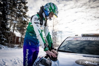 Eoin Treacy
73º Rally Sweden 2026. Ford Puma Rally1 (YX22 FCE). Clasificado 9º.
M-Sport Ford WRT
Piloto: Josh McErlean

Del 12 al 15 de Febrero, Umeå.
Superficie: nieve - hielo.

El Rallye constaba de 3 etapas con un total de 1069.44 km de los que 300.66 km divididos en 18 tramos eran cronometrados.

Tomaron la salida 57 equipos, finalizaron 48.

© Honza Fronek

Palabras clave: Ford;Puma;Suecia;2026;Rally1;Personajes