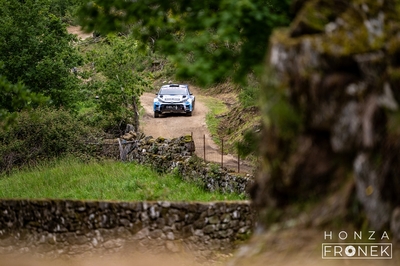 Teemu Suninen - Janni Hussi
59º Vodafone Rally de Portugal 2026. Toyota GR Yaris Rally2 (GZ 433 JP). Clasificado 10º.
Hyundai Shell Mobis WRT

Del 7 al 10 de Mayo, Matosinhos.
Superficie: tierra.

El Rallye constaba de 4 etapas con un total de 1874.58 km de los que 344.91 km divididos en 23 tramos eran cronometrados.

Tomaron la salida 67 equipos, finalizaron 47.

© Honza Fronek

Palabras clave: Toyota;Yaris;Rally2;Portugal;2026
