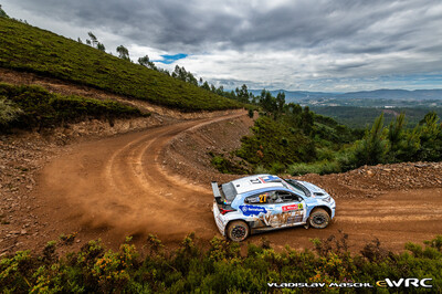 Teemu Suninen - Janni Hussi
59º Vodafone Rally de Portugal 2026. Toyota GR Yaris Rally2 (GZ 433 JP). Clasificado 10º.
Hyundai Shell Mobis WRT

Del 7 al 10 de Mayo, Matosinhos.
Superficie: tierra.

El Rallye constaba de 4 etapas con un total de 1874.58 km de los que 344.91 km divididos en 23 tramos eran cronometrados.

Tomaron la salida 67 equipos, finalizaron 47.

© Vladislav Maschl

Palabras clave: Toyota;Yaris;Rally2;Portugal;2026