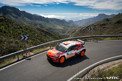 Alejandro Cachón - Borja Rozada
50º Rally Islas Canarias - Rally of Spain 2026. Toyota GR Yaris Rally2 (2086 NKH). Clasificado 10º y 2º en WRC2.
Toyota España

Del 23 al 26 de Abril, Cavle
Superficie: asfalto

El Rallye constaba de 3 etapas con un total de 1309.16 km de los que 301.30 km divididos en 18 tramos eran cronometrados (uno de ellos fue cancelado SS3 Tejeda - San Mateo 1 de 18,62 km.
La cancelación se debió a que vehículos de espectadores estaban estacionados ilegalmente dentro de un área protegida cerca del escenario).
Se encontraron más de 100 vehículos en la zona.

Tomaron la salida 58 equipos, finalizaron 51.

© Ladislav Holecek

Palabras clave: Toyota;Yaris;Rally2;Canarias;España;Spain;2026