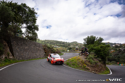 Alejandro Cachón - Borja Rozada
50º Rally Islas Canarias - Rally of Spain 2026. Toyota GR Yaris Rally2 (2086 NKH). Clasificado 10º y 2º en WRC2.
Toyota España

Del 23 al 26 de Abril, Cavle
Superficie: asfalto

El Rallye constaba de 3 etapas con un total de 1309.16 km de los que 301.30 km divididos en 18 tramos eran cronometrados (uno de ellos fue cancelado SS3 Tejeda - San Mateo 1 de 18,62 km.
La cancelación se debió a que vehículos de espectadores estaban estacionados ilegalmente dentro de un área protegida cerca del escenario).
Se encontraron más de 100 vehículos en la zona.

Tomaron la salida 58 equipos, finalizaron 51.

© Ladislav Holecek

Palabras clave: Toyota;Yaris;Rally2;Canarias;España;Spain;2026
