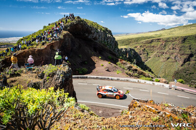 Alejandro Cachón - Borja Rozada
50º Rally Islas Canarias - Rally of Spain 2026. Toyota GR Yaris Rally2 (2086 NKH). Clasificado 10º y 2º en WRC2.
Toyota España

Del 23 al 26 de Abril, Cavle
Superficie: asfalto

El Rallye constaba de 3 etapas con un total de 1309.16 km de los que 301.30 km divididos en 18 tramos eran cronometrados (uno de ellos fue cancelado SS3 Tejeda - San Mateo 1 de 18,62 km.
La cancelación se debió a que vehículos de espectadores estaban estacionados ilegalmente dentro de un área protegida cerca del escenario).
Se encontraron más de 100 vehículos en la zona.

Tomaron la salida 58 equipos, finalizaron 51.

© Ladislav Holecek

Palabras clave: Toyota;Yaris;Rally2;Canarias;España;Spain;2026