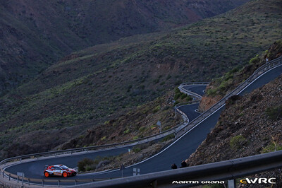 Alejandro Cachón - Borja Rozada
50º Rally Islas Canarias - Rally of Spain 2026. Toyota GR Yaris Rally2 (2086 NKH). Clasificado 10º y 2º en WRC2.
Toyota España

Del 23 al 26 de Abril, Cavle
Superficie: asfalto

El Rallye constaba de 3 etapas con un total de 1309.16 km de los que 301.30 km divididos en 18 tramos eran cronometrados (uno de ellos fue cancelado SS3 Tejeda - San Mateo 1 de 18,62 km.
La cancelación se debió a que vehículos de espectadores estaban estacionados ilegalmente dentro de un área protegida cerca del escenario).
Se encontraron más de 100 vehículos en la zona.

Tomaron la salida 58 equipos, finalizaron 51.

© Martín Graña

Palabras clave: Toyota;Yaris;Rally2;Canarias;España;Spain;2026