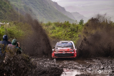 Oliver Solberg - Elliott Edmondson
74º Safari Rally Kenya 2026. Toyota GR Yaris Rally1 (A-7662). Clasificado 10º.
Toyota Gazoo Racing WRT

Del 12 al 15 de Marzo, Naivasha.
Superficie: tierra.

El Rally constaba de 4 etapas con un total de 1205.46 km de los que 338.34 km divididos en 20 tramos eran cronometrados.

Tomaron la salida 41 equipos, finalizaron 29.

© Honza Fronek

Palabras clave: Toyota;Yaris;Rally1;Kenya;2026