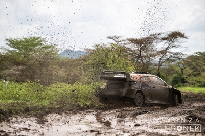 Oliver Solberg - Elliott Edmondson
74º Safari Rally Kenya 2026. Toyota GR Yaris Rally1 (A-7662). Clasificado 10º.
Toyota Gazoo Racing WRT

Del 12 al 15 de Marzo, Naivasha.
Superficie: tierra.

El Rally constaba de 4 etapas con un total de 1205.46 km de los que 338.34 km divididos en 20 tramos eran cronometrados.

Tomaron la salida 41 equipos, finalizaron 29.

© Honza Fronek

Palabras clave: Toyota;Yaris;Rally1;Kenya;2026