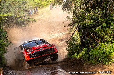 Oliver Solberg - Elliott Edmondson
74º Safari Rally Kenya 2026. Toyota GR Yaris Rally1 (A-7662). Clasificado 10º.
Toyota Gazoo Racing WRT

Del 12 al 15 de Marzo, Naivasha.
Superficie: tierra.

El Rally constaba de 4 etapas con un total de 1205.46 km de los que 338.34 km divididos en 20 tramos eran cronometrados.

Tomaron la salida 41 equipos, finalizaron 29.

© Vladislav Maschl

Palabras clave: Toyota;Yaris;Rally1;Kenya;2026