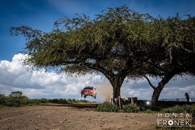Sébastien Ogier - Lanais Vincent
74º Safari Rally Kenya 2026. Toyota GR Yaris Rally1 (A-7664). Clasificado 11º.
Toyota Gazoo Racing WRT

Del 12 al 15 de Marzo, Naivasha.
Superficie: tierra.

El Rally constaba de 4 etapas con un total de 1205.46 km de los que 338.34 km divididos en 20 tramos eran cronometrados.

Tomaron la salida 41 equipos, finalizaron 29.

© Honza Fronek

Palabras clave: Toyota;Yaris;Rally1;Kenya;2026